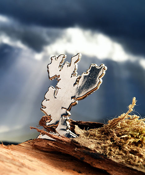 Luxury Pin Badge of the Isle of Skye by Skye Souvenirs