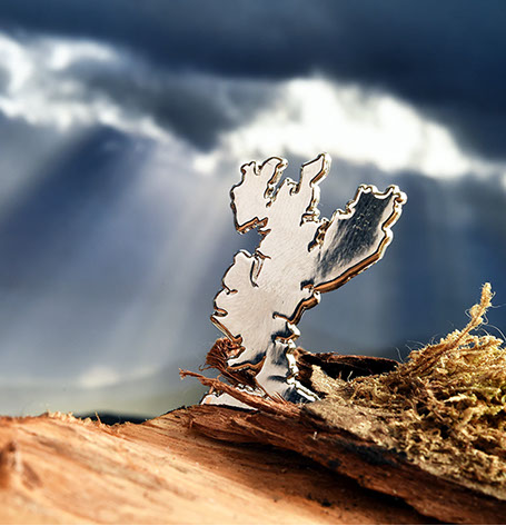 Luxury Pin Badge of the Isle of Skye by Skye Souvenirs